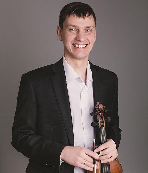 Ivan Zoteev, Taidetöölön viuluopettaja